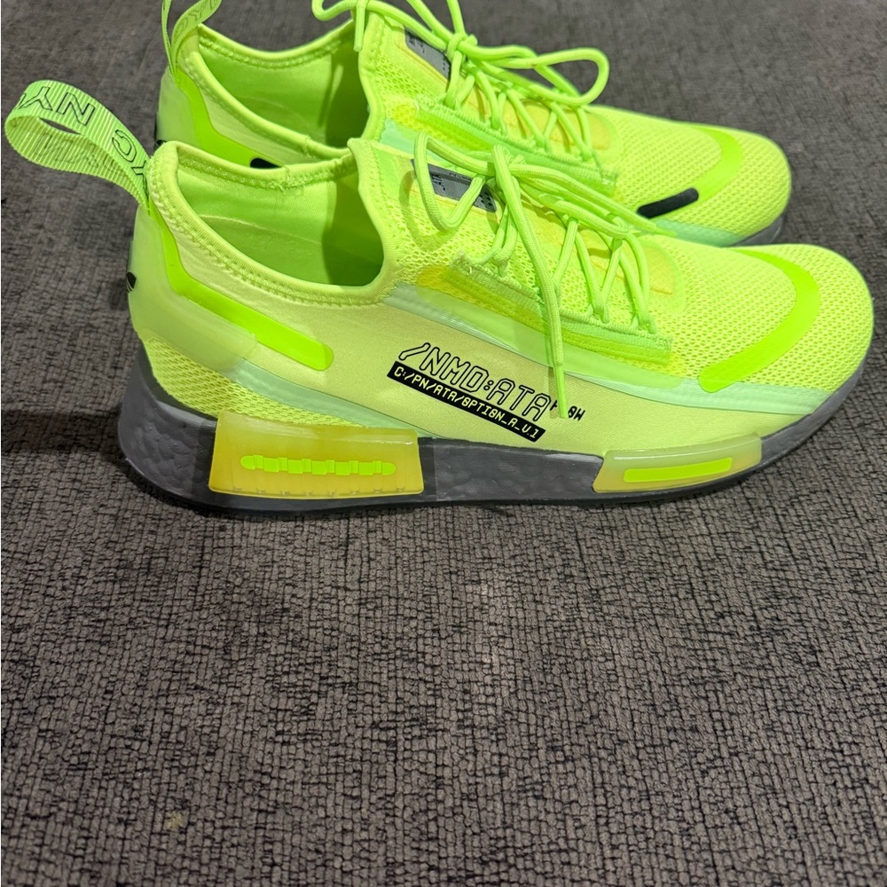Adidas NMD_R1 Spectoo 'Signal Green Grey' GZ9263